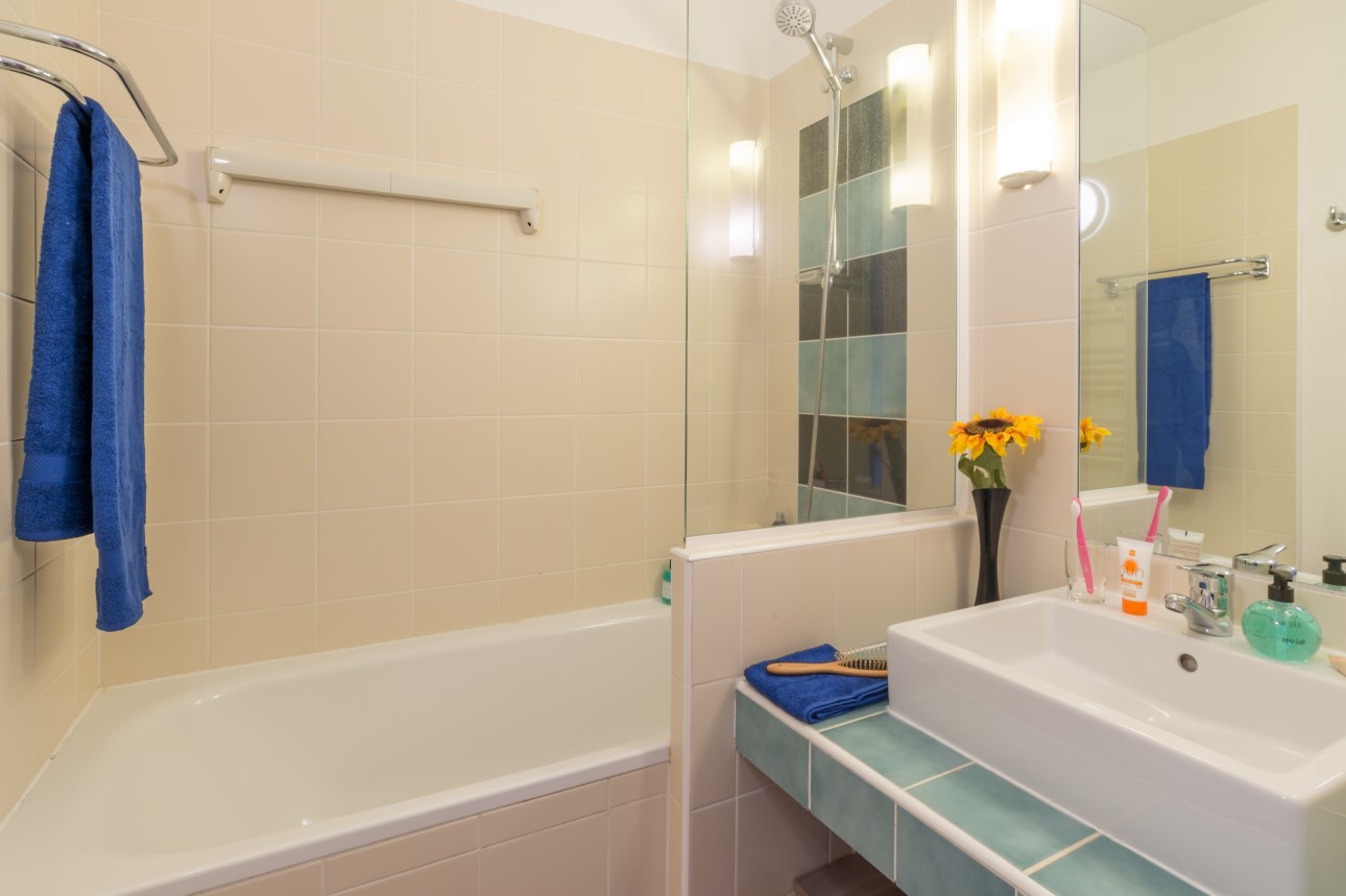 L'Archipel (Brittany) 2p5p NR.