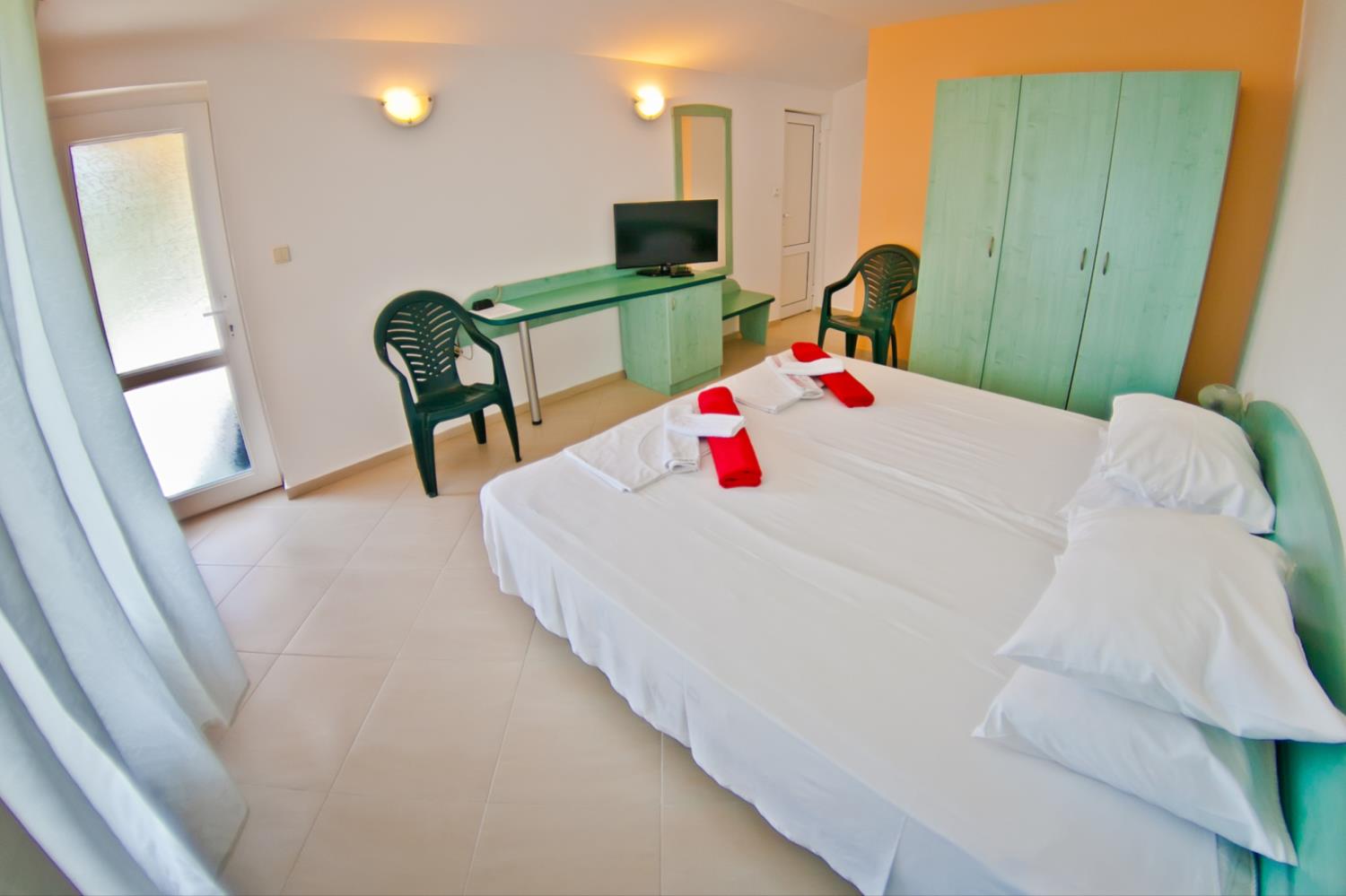 2 BR semi-detached Villa Sequoia 5p