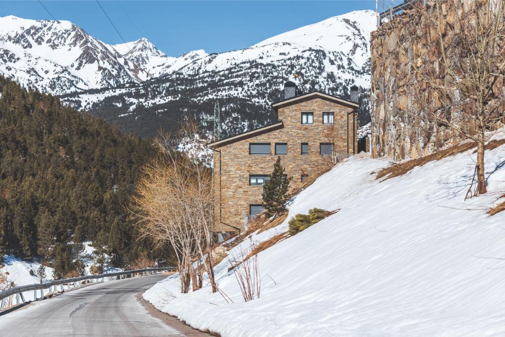 Interior living area at Andorra Peretol Sunari S2p in AD