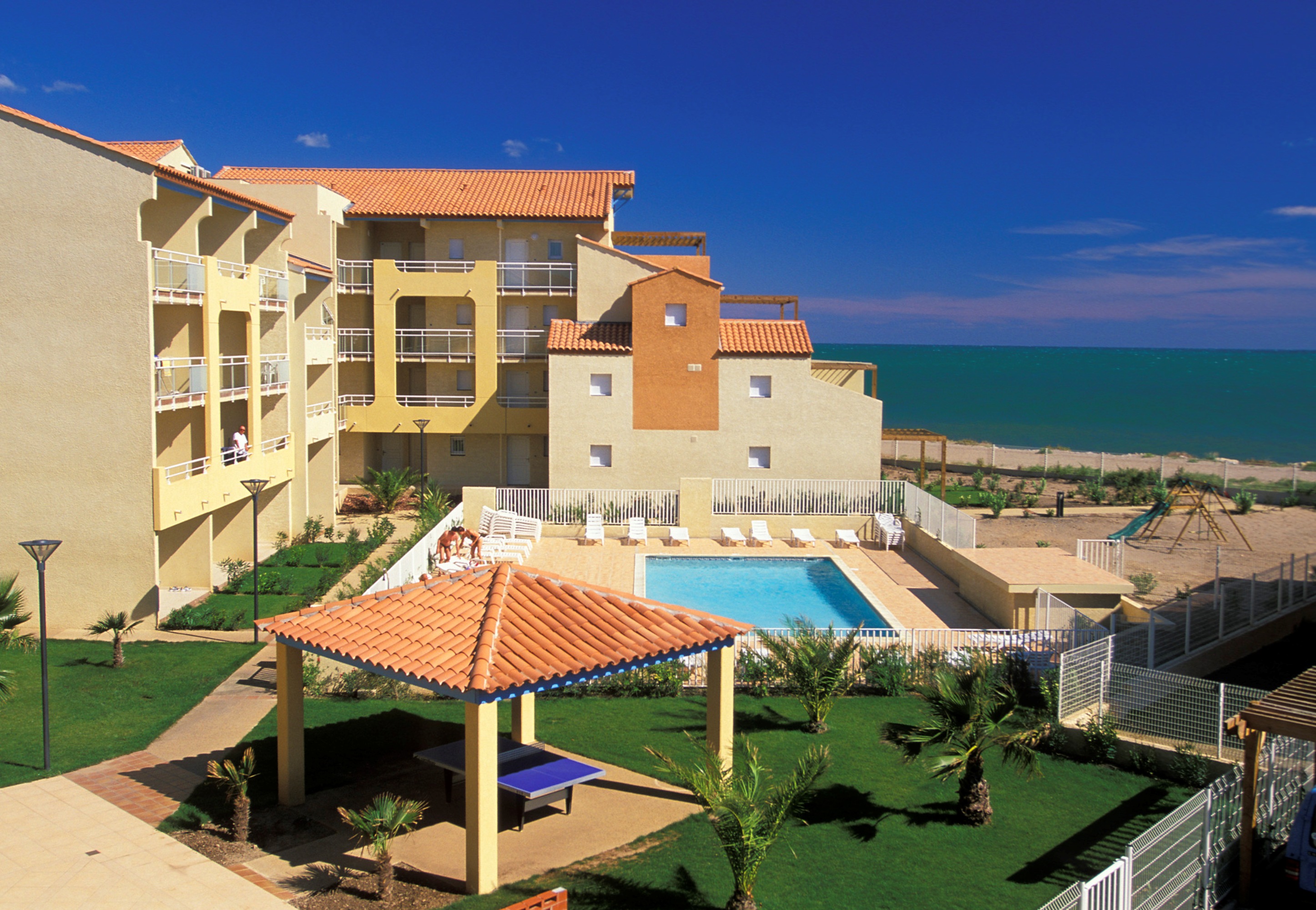 residence-alizea-beach-2pc6