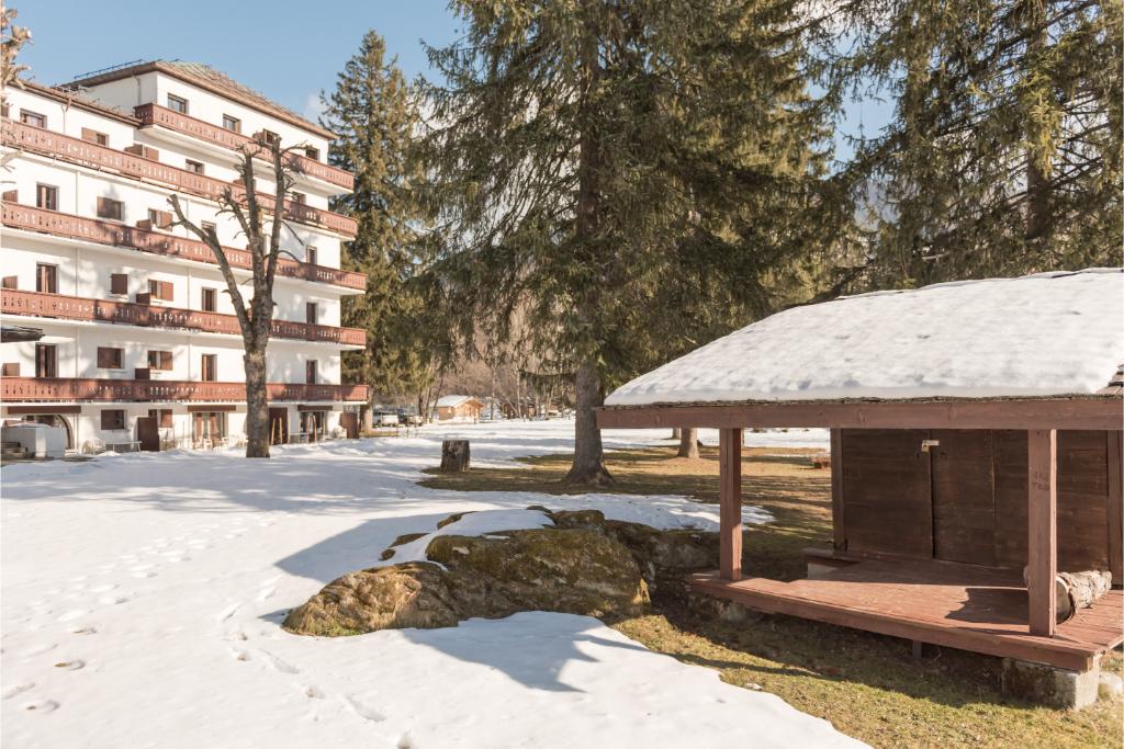 Bedroom accommodation at Le Mont d'Arbois 8p in France