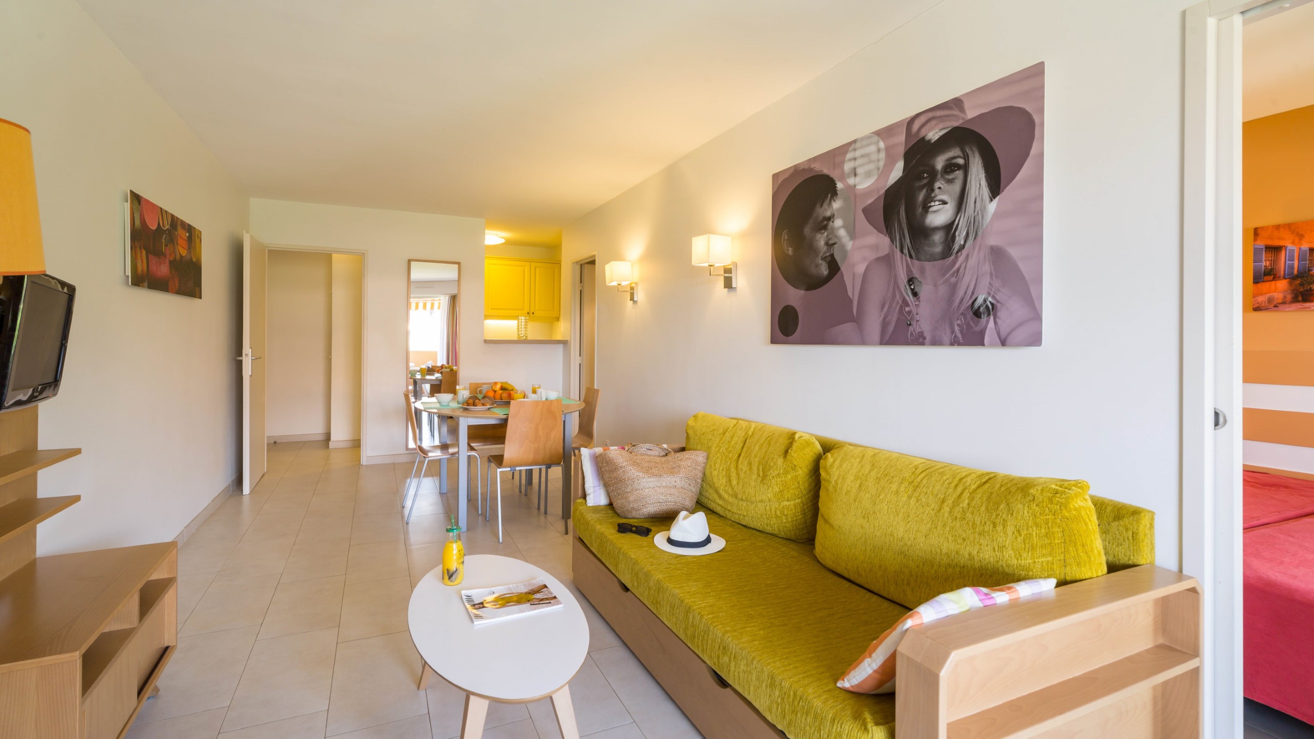 Swimming pool area near Amandine 2p6p Balcony Sunday arrival in France