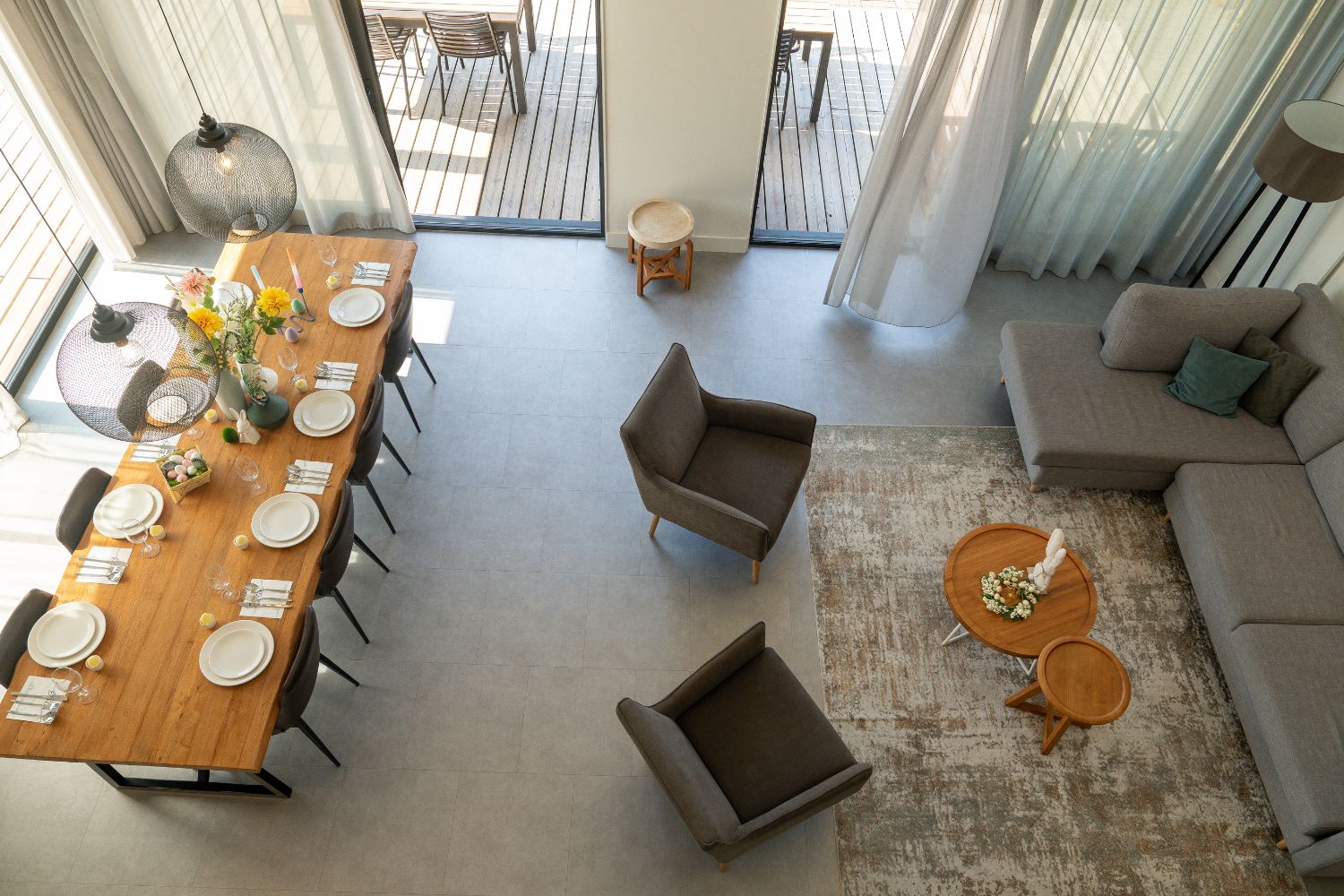 Outdoor terrace and garden at Eagle 8p in Netherlands