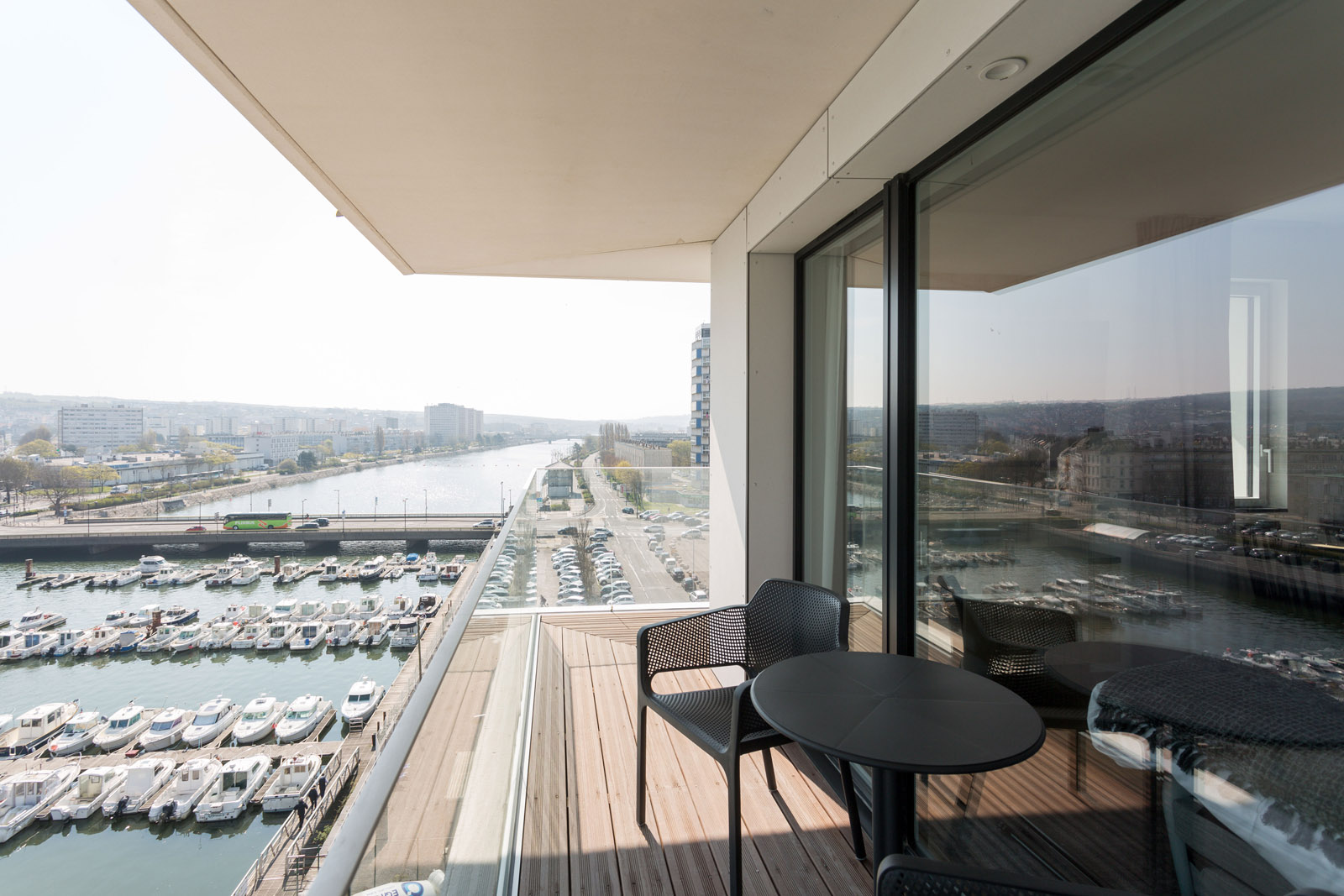 Family suite for 4 people with single beds and balcony