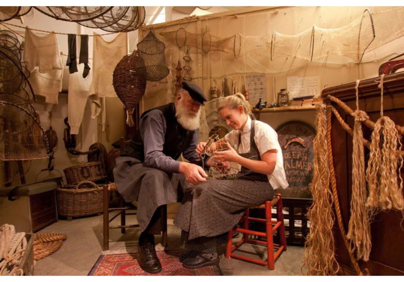 2 + 2-person Hotel room