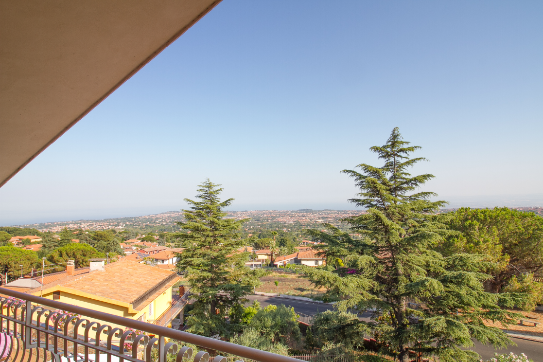 Etna Royal trilocale