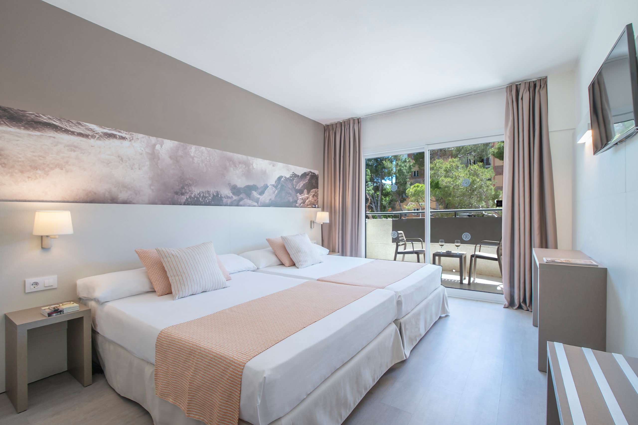 Hotel Salou Sunset Triple Room Balcony
