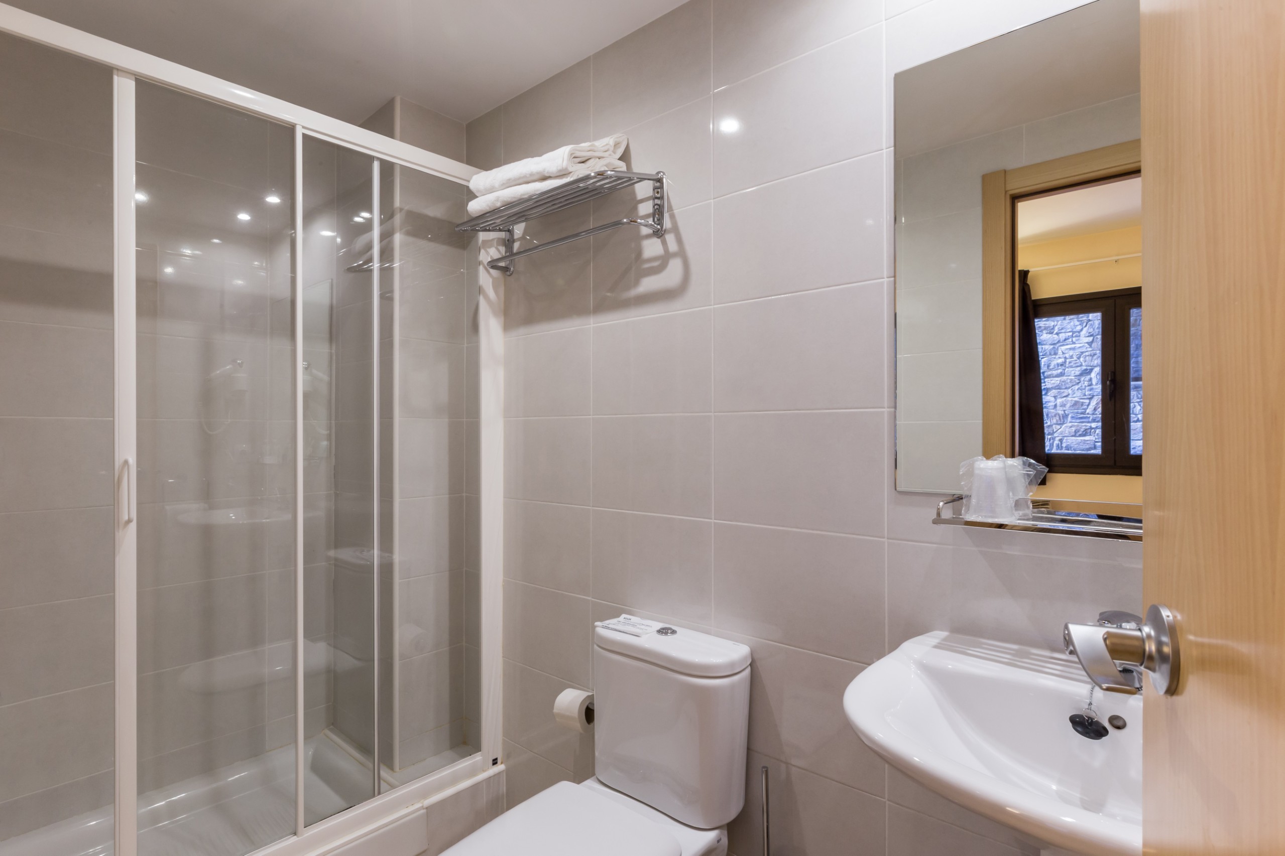 Bathroom at Pas de la Casa Princesa S4 VM in AD