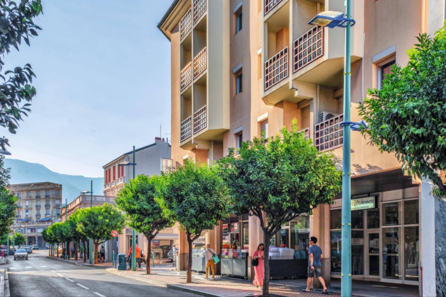 les-citronniers-s4p-courtyard-side