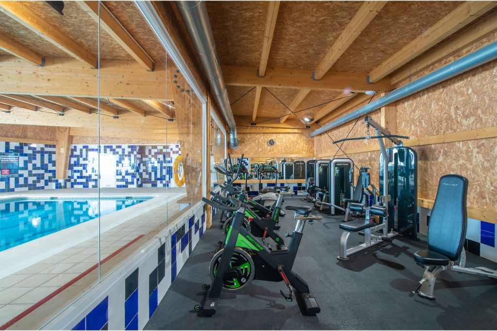 Swimming pool area near Chambre Hotel Benidorm East in Spain