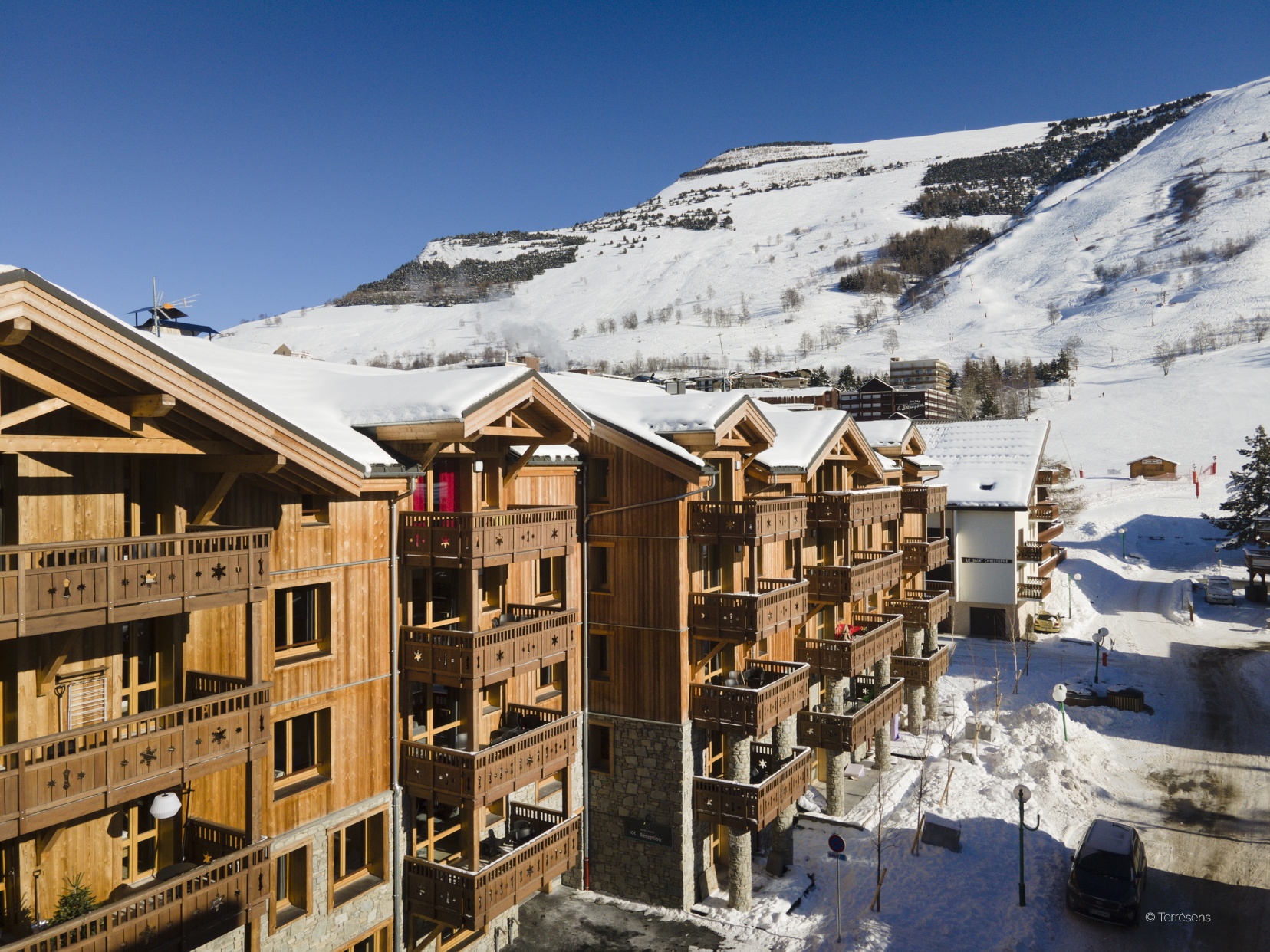 neige-et-soleil-ts-3p6-8-cabin-prem-a38p