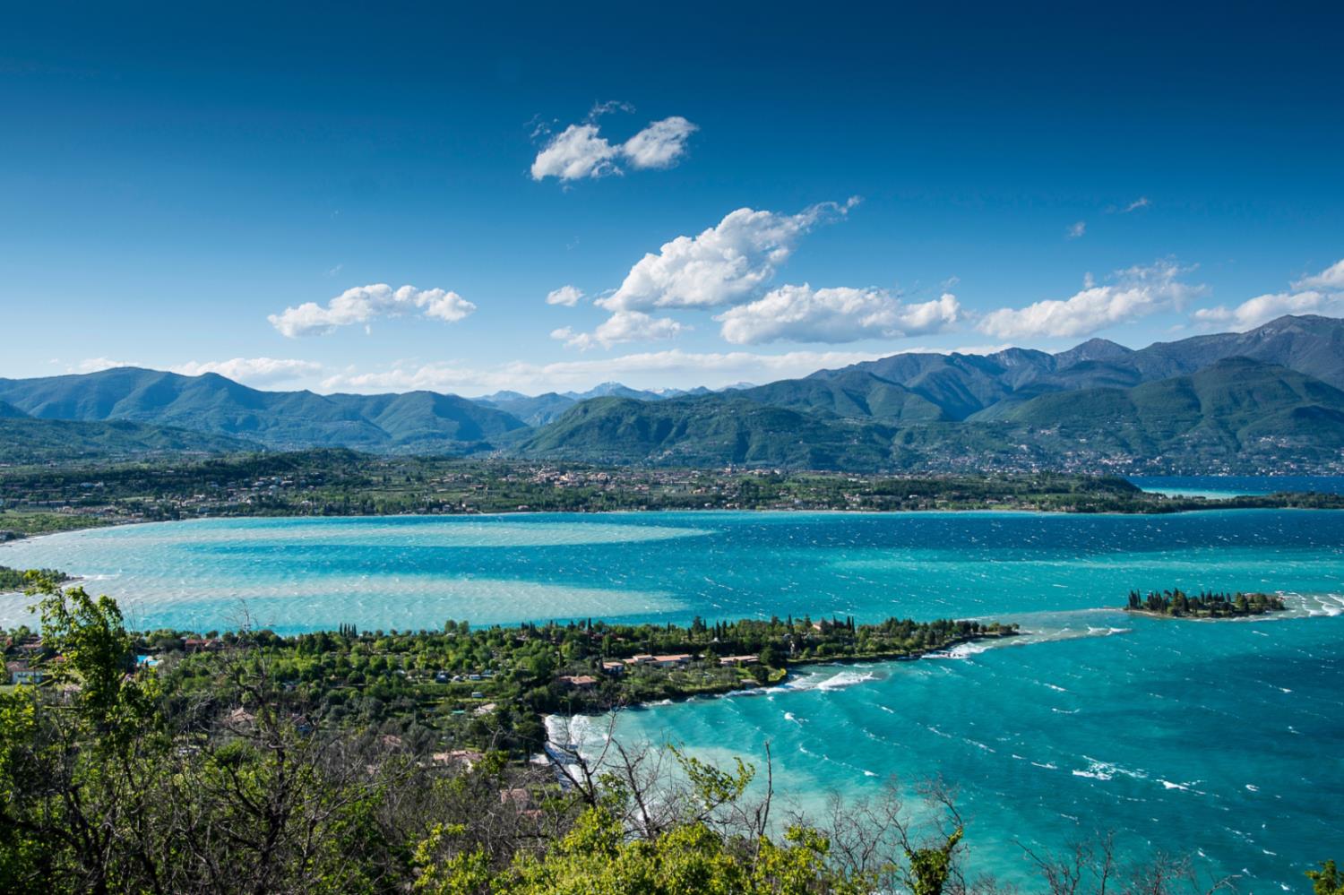 Liano Rosa-view lake & parking — 4