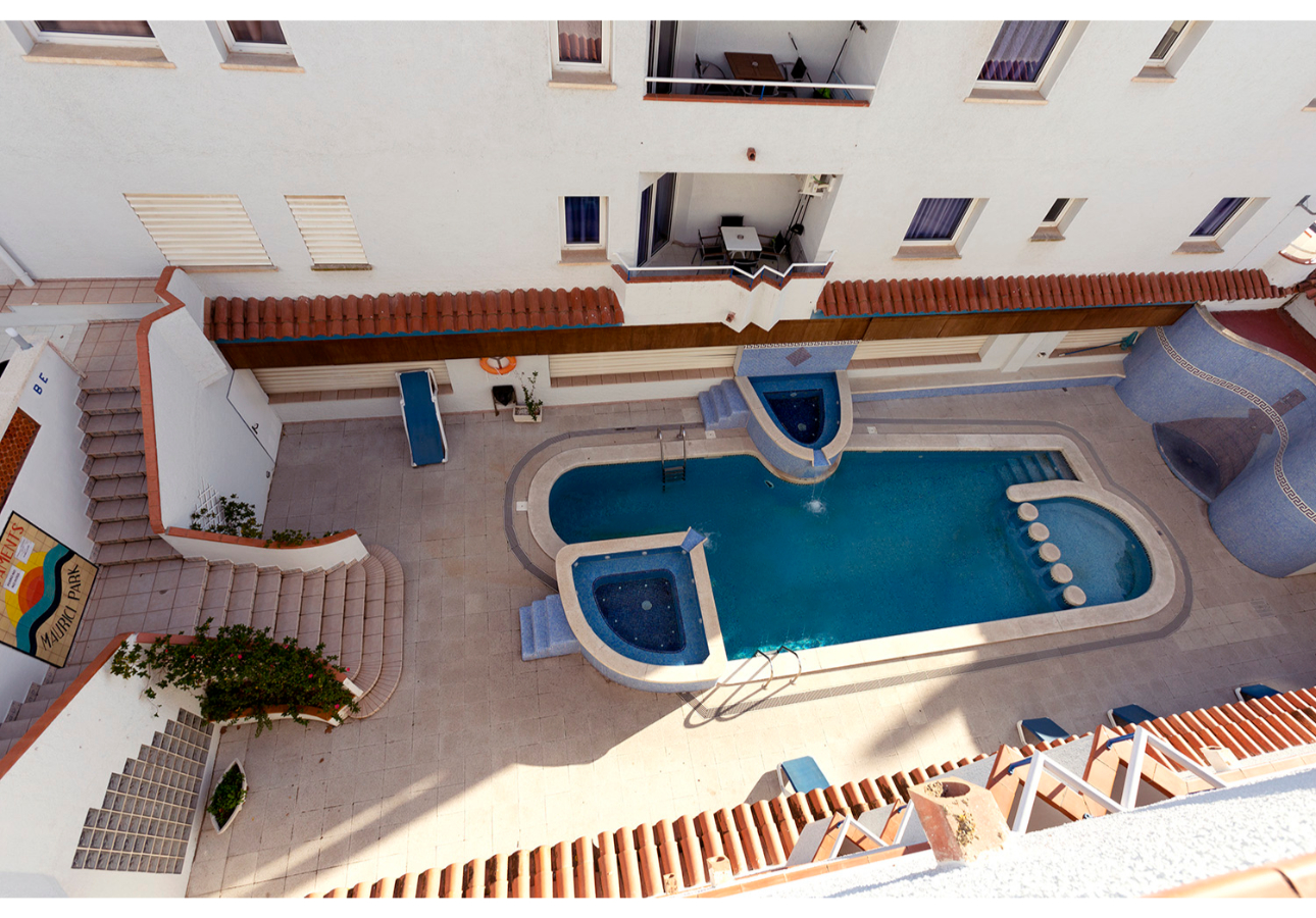 Kitchen facilities at Empuriabrava Maurici Park 3p5p S in Spain