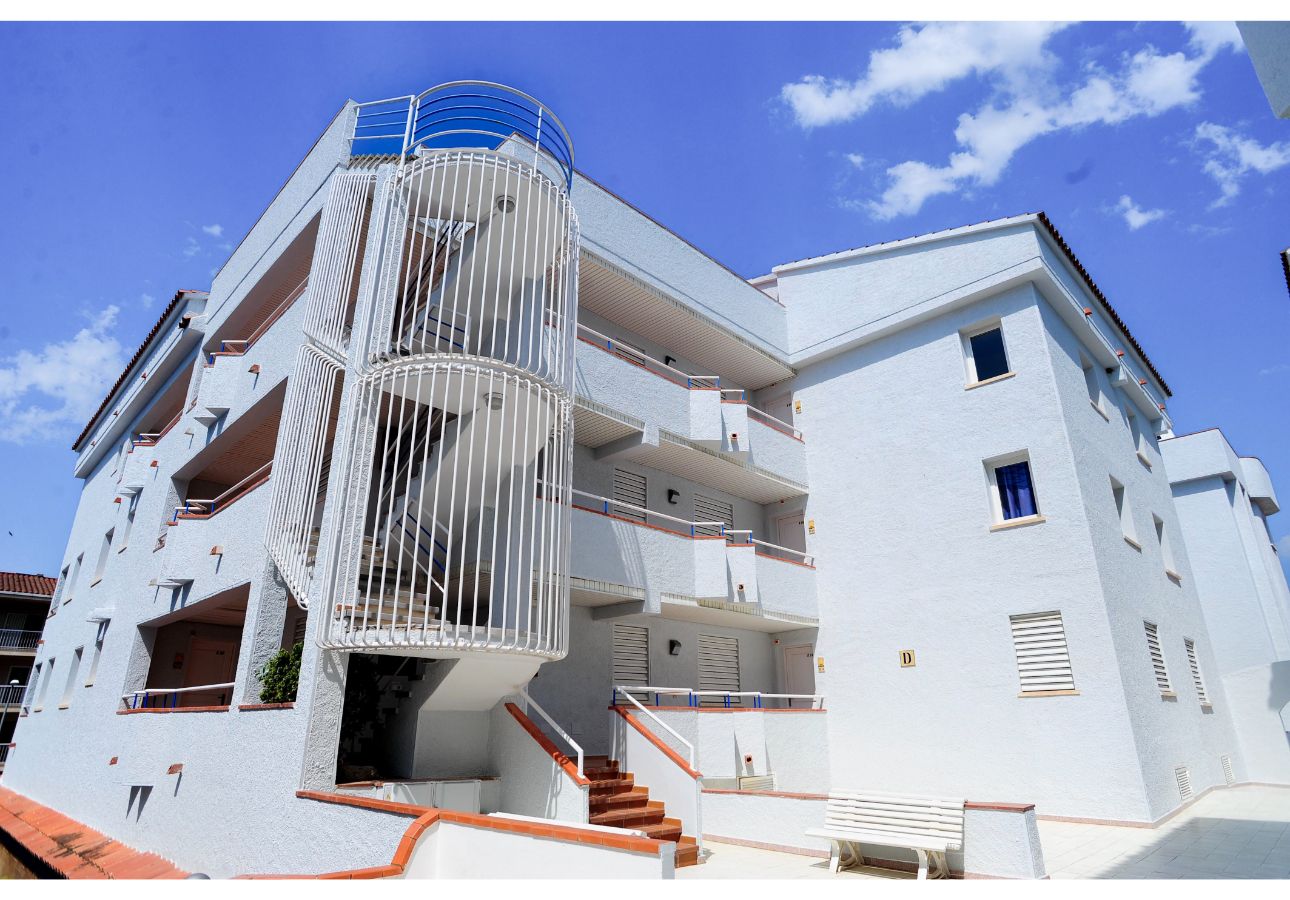 Interior living area at Empuriabrava Maurici Park 3p5p S in Spain