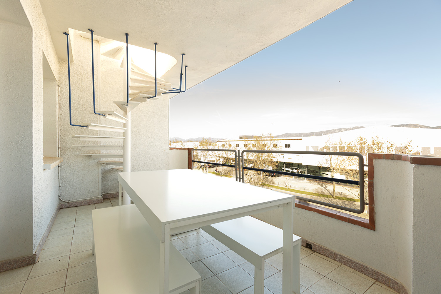 Outdoor terrace and garden at Empuriabrava Maurici Park 4p6p in Spain