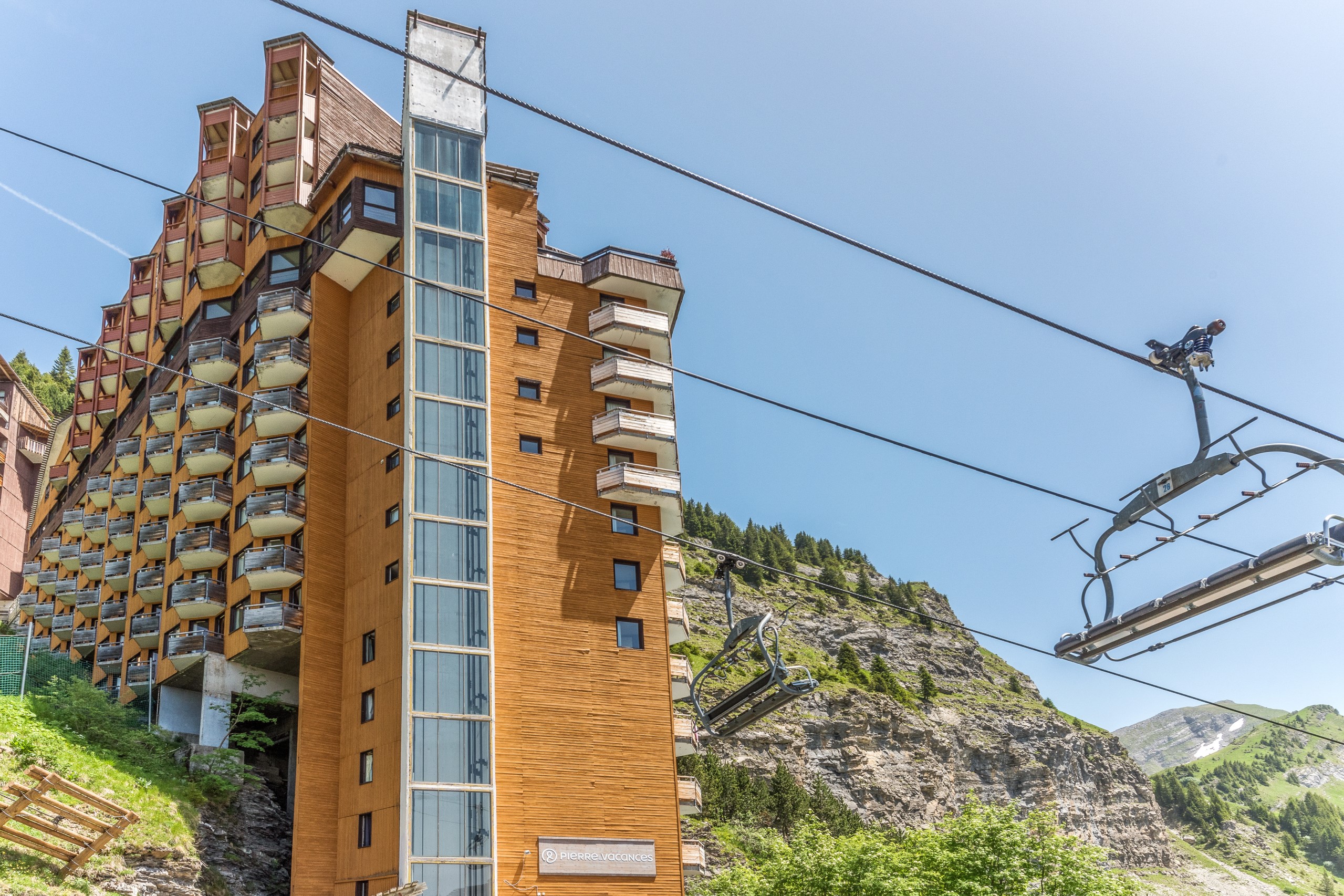 residence-capella-2p4p-mountain-view