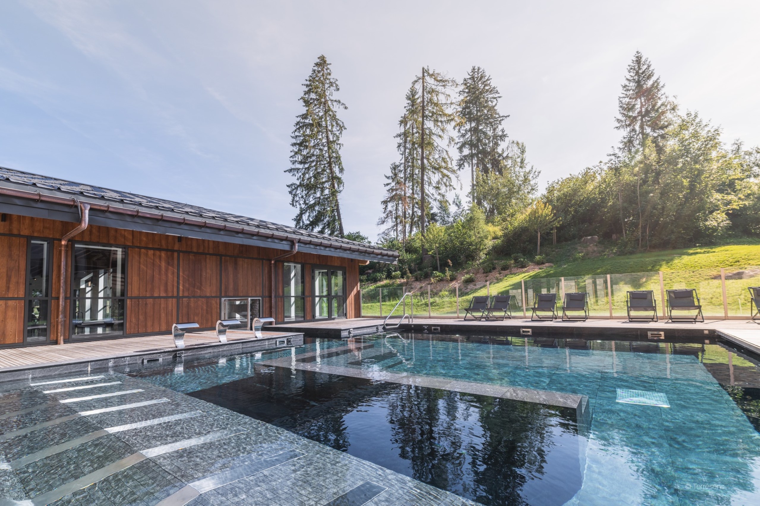 Outdoor terrace and garden at TSV L'Eclat des Veriaz 3p9p A39S in France