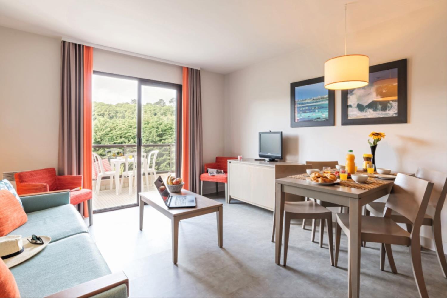 L'Archipel (Brittany) 2p5p NR