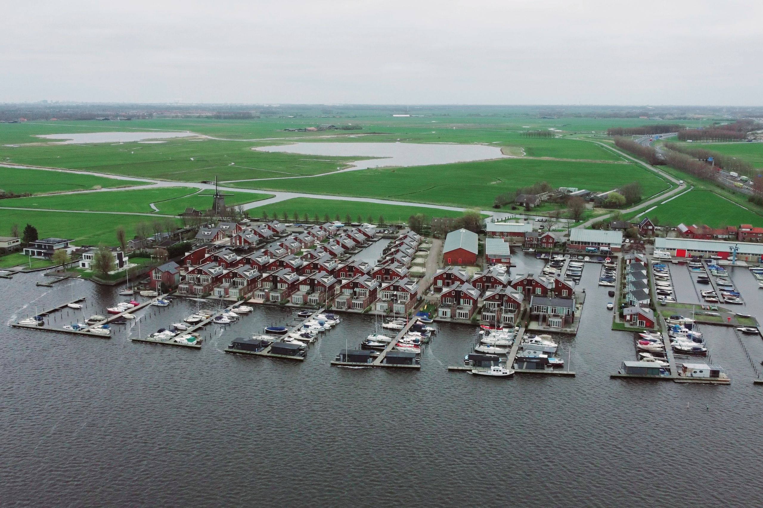 Woonboot Havenlodge Uitgeest (4 personen) in Nordholland