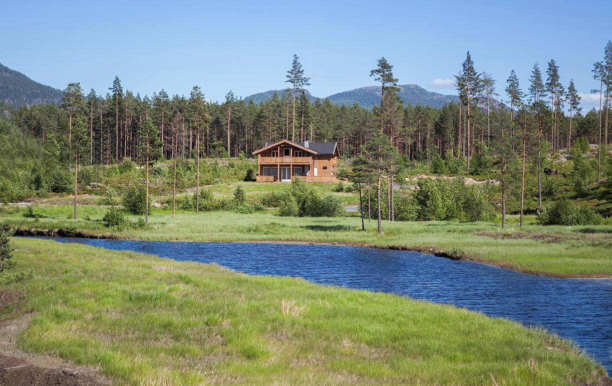 Interior living area at Lakehouse 14p in NO