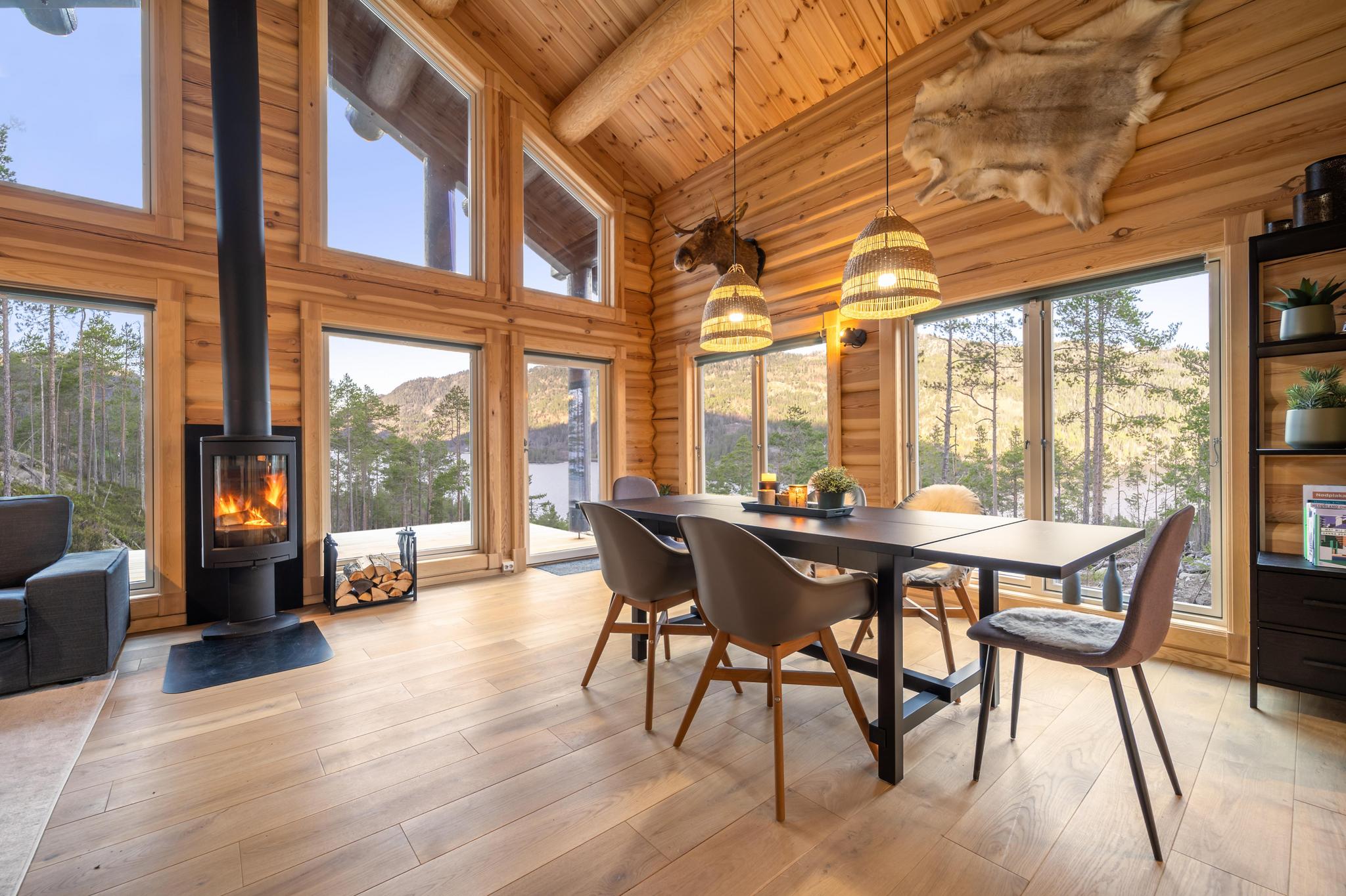 Outdoor terrace and garden at Moose Lodge 6p in NO