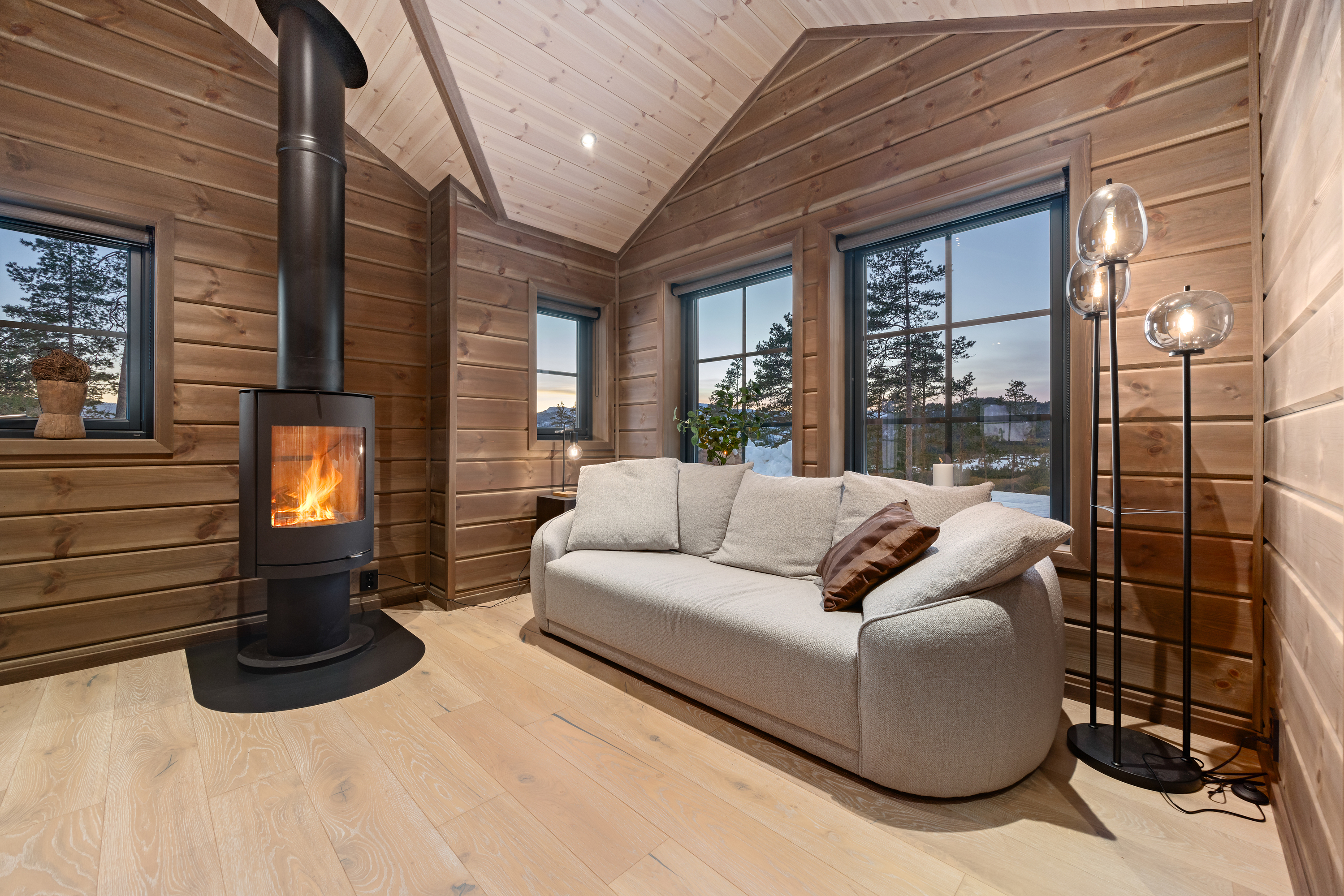 Outdoor terrace and garden at Gandalv Hytte 8p in NO