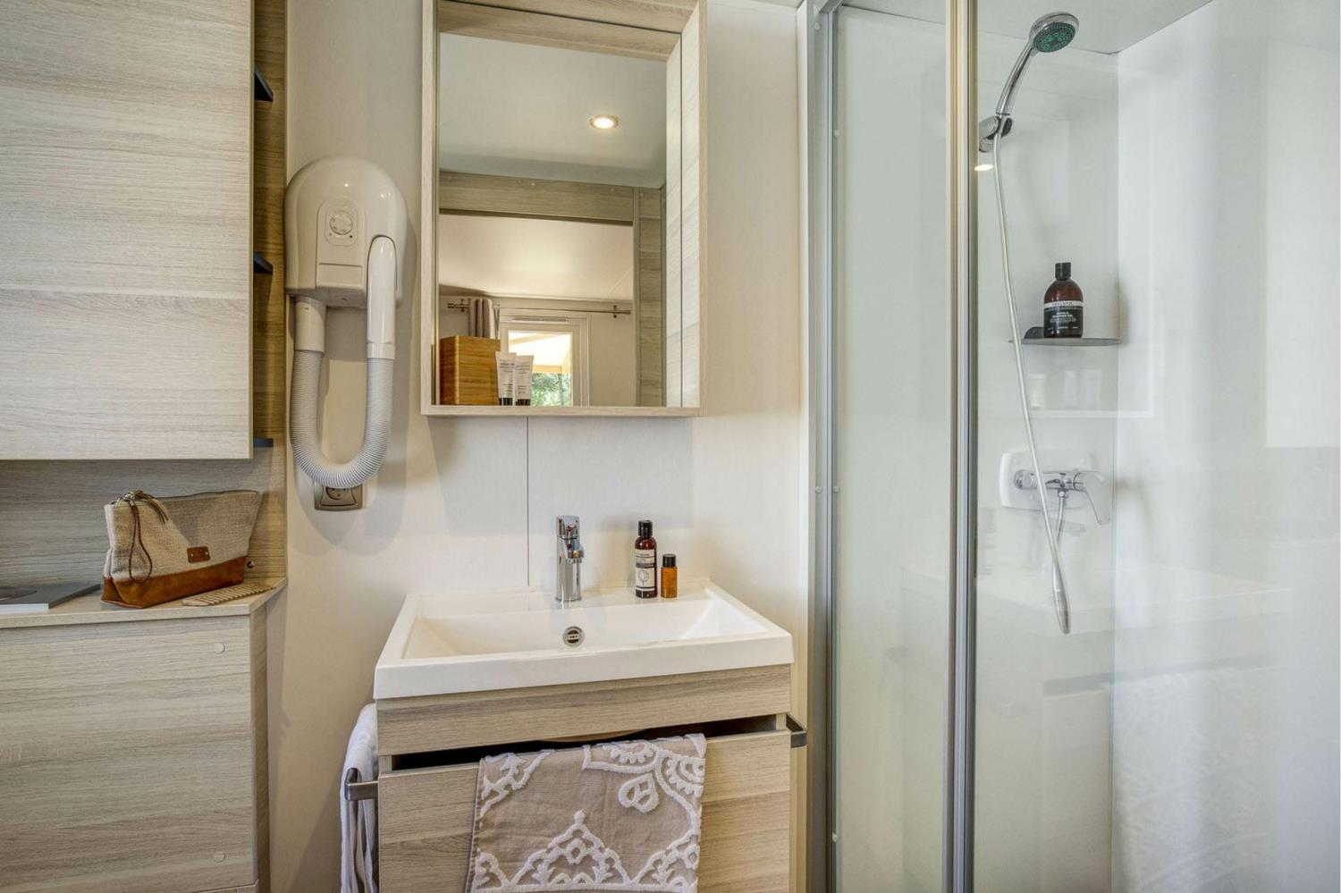 Outdoor terrace and garden at Cottage 6p 3Bdrms AirConPremium in France