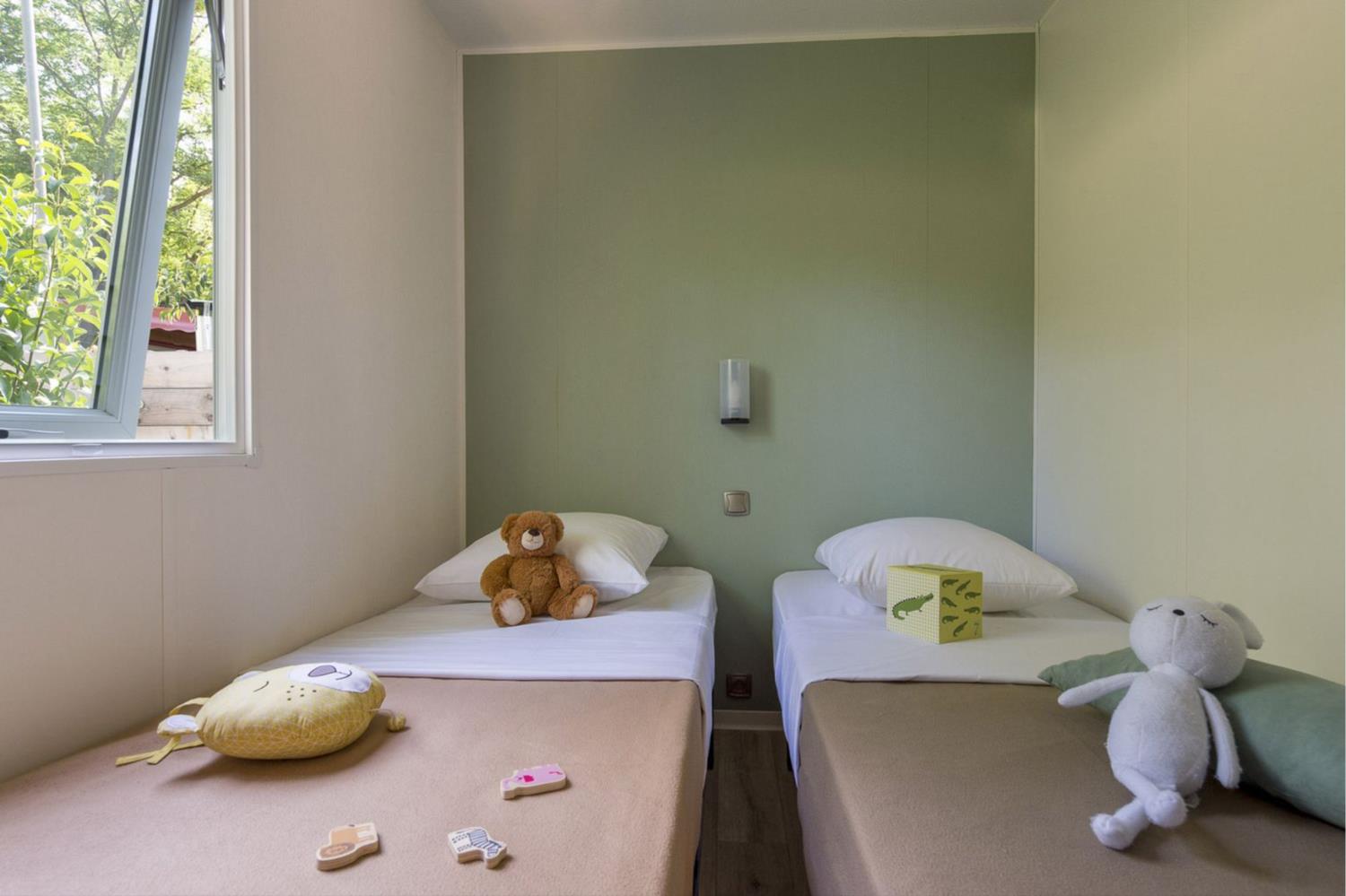 Swimming pool area near Cottage 6p 3Bdrms AirCon **** in France