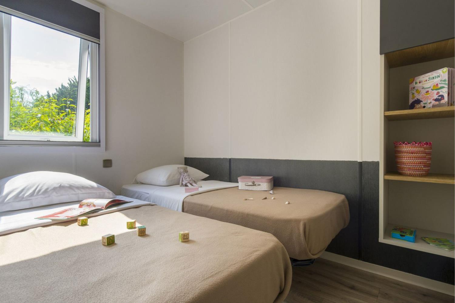 Outdoor terrace and garden at Cottage 6p 3Bdrms AirCon **** in France