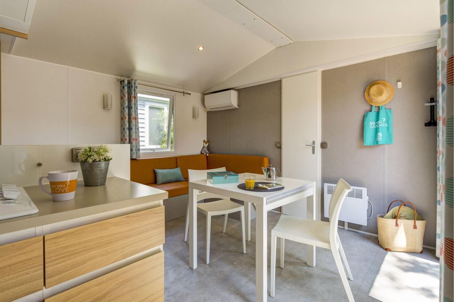 Swimming pool area near Cottage Provençal 6p 3Bdrms AirCon **** in France