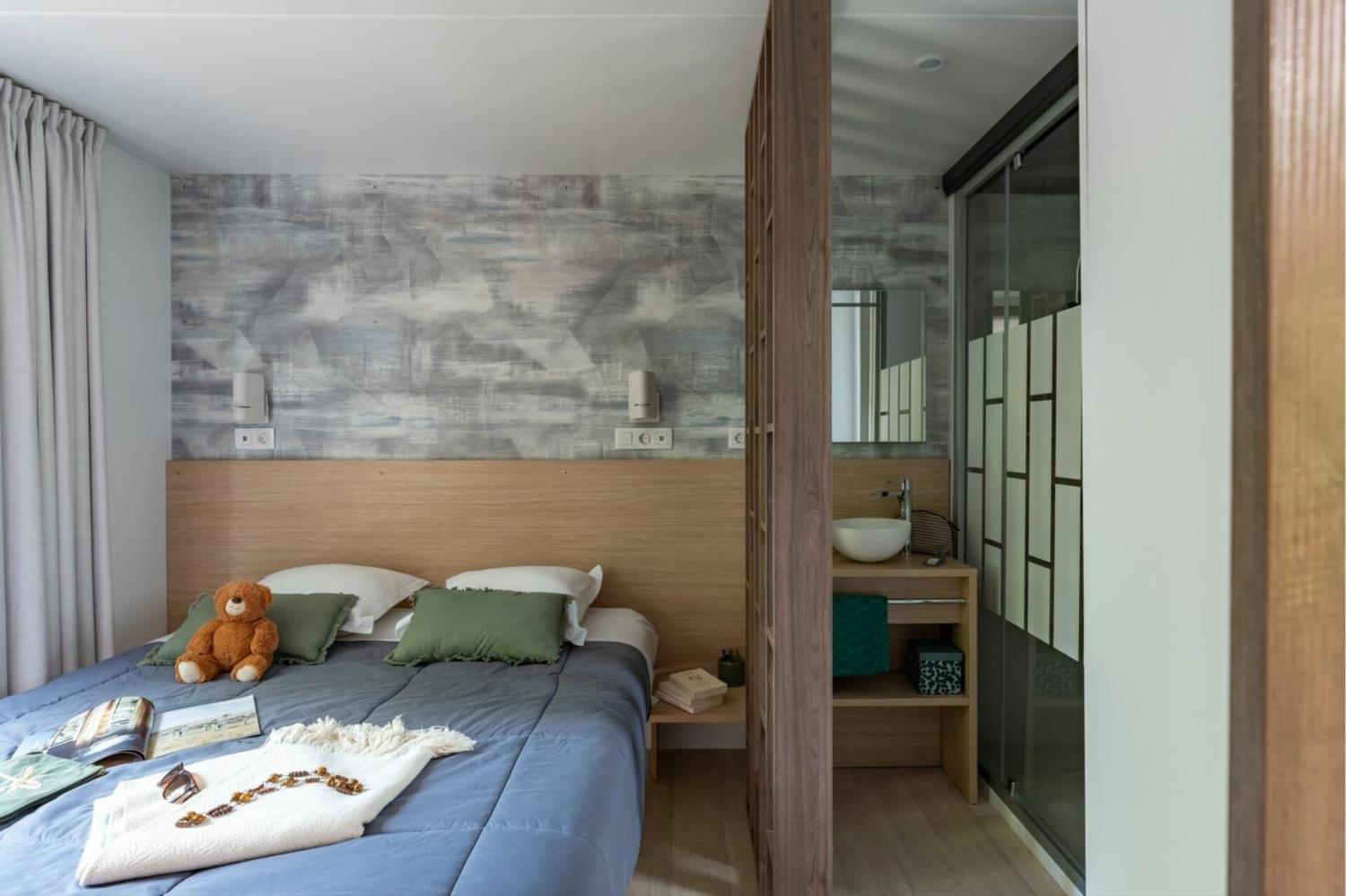 Outdoor terrace and garden at Cottage Taos 4p 2Bdrms AirConPremium in France