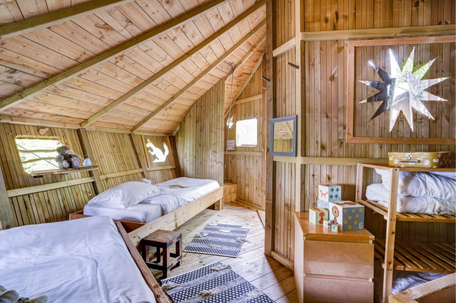 Outdoor terrace and garden at Tree-house 5p 2Bdrms in France