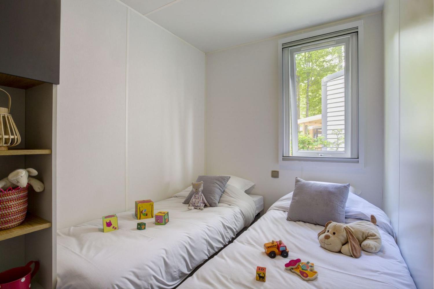 Outdoor terrace and garden at Cottage 6p 3Bdrms AirCon **** in France