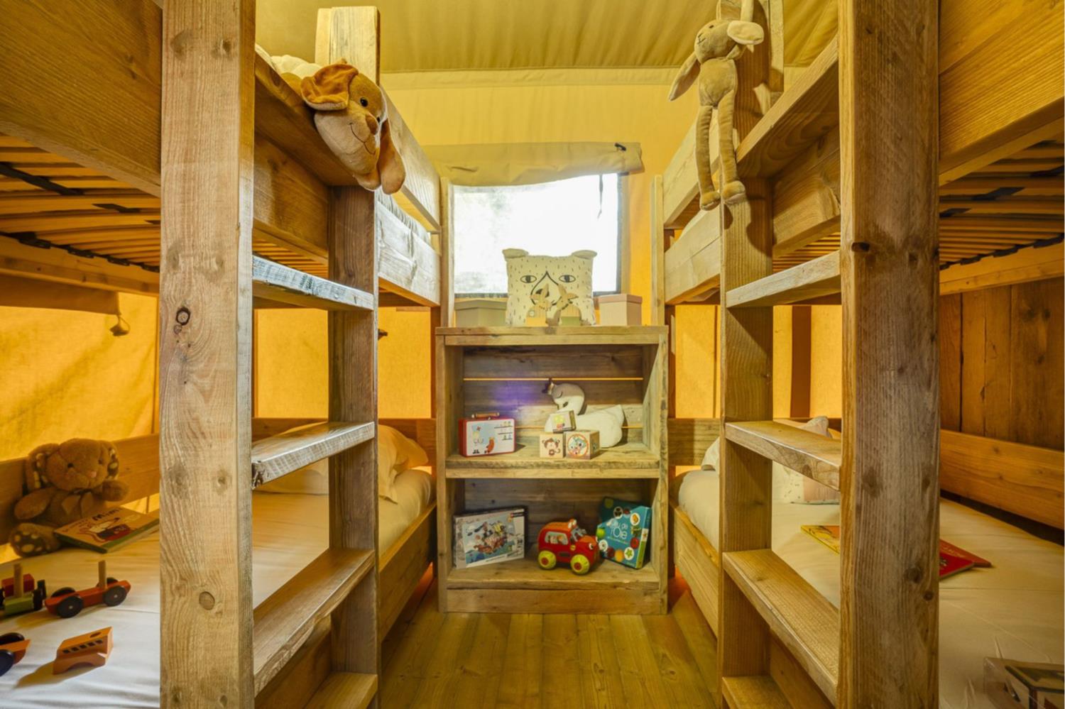 Lodge 6p 2Bdrms ****