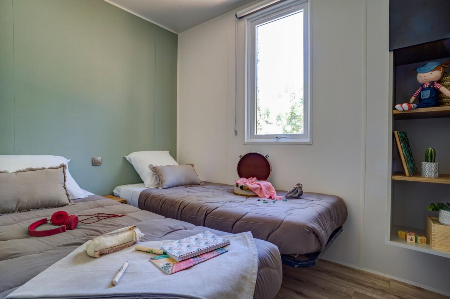 Cottage Friends 10p 5Bdrms ****