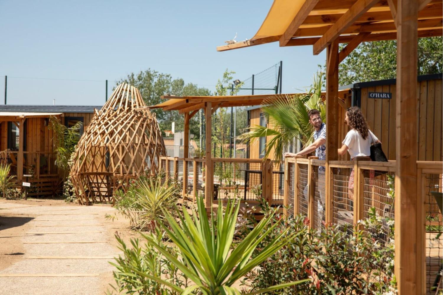 Outdoor terrace and garden at Cottage Playa del Sol 4p 2Bdrms AirCon P in France