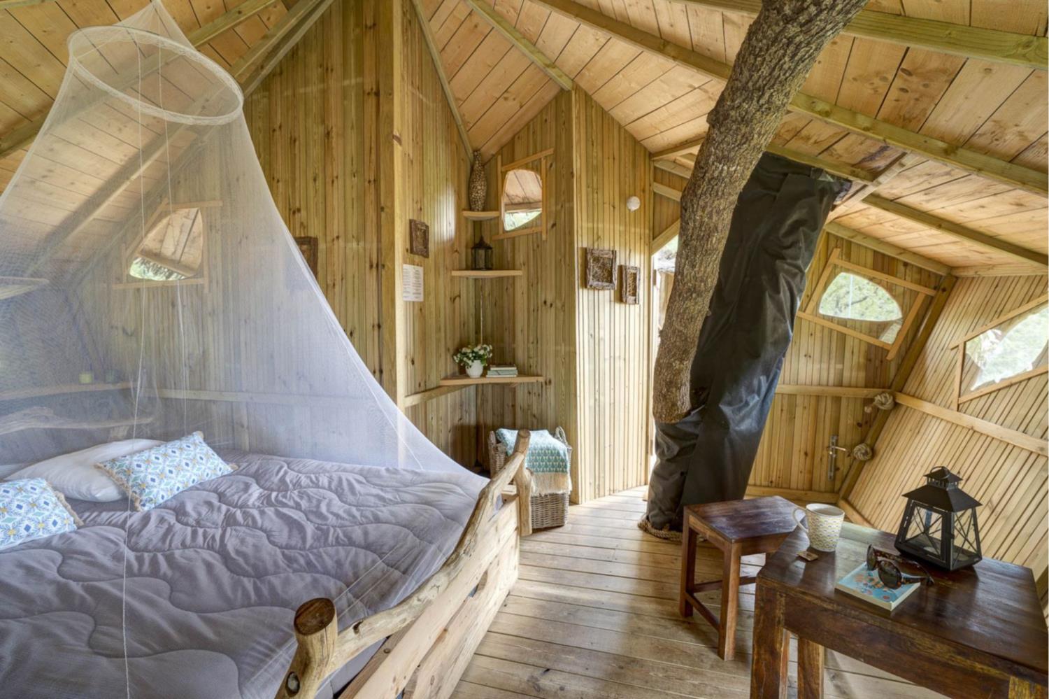 Kitchen facilities at Tree-house Forest Camp 5/6p 2Bdrms in France