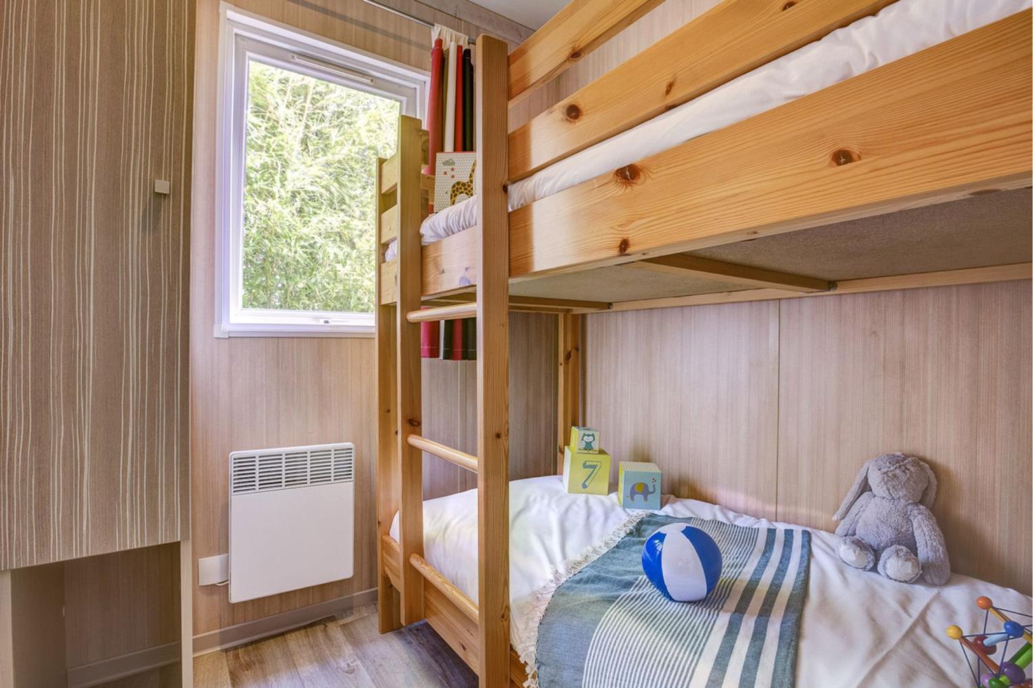 Swimming pool area near Chalet 6p 3Bdrms AirCon **** in France