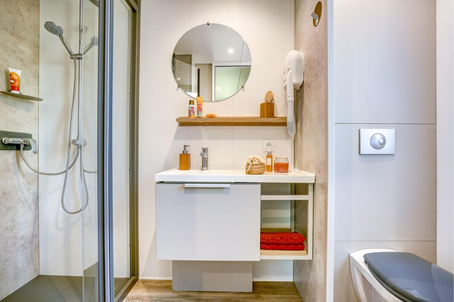 Cottage Garden Forest Camp 4p 2Bdrms Air