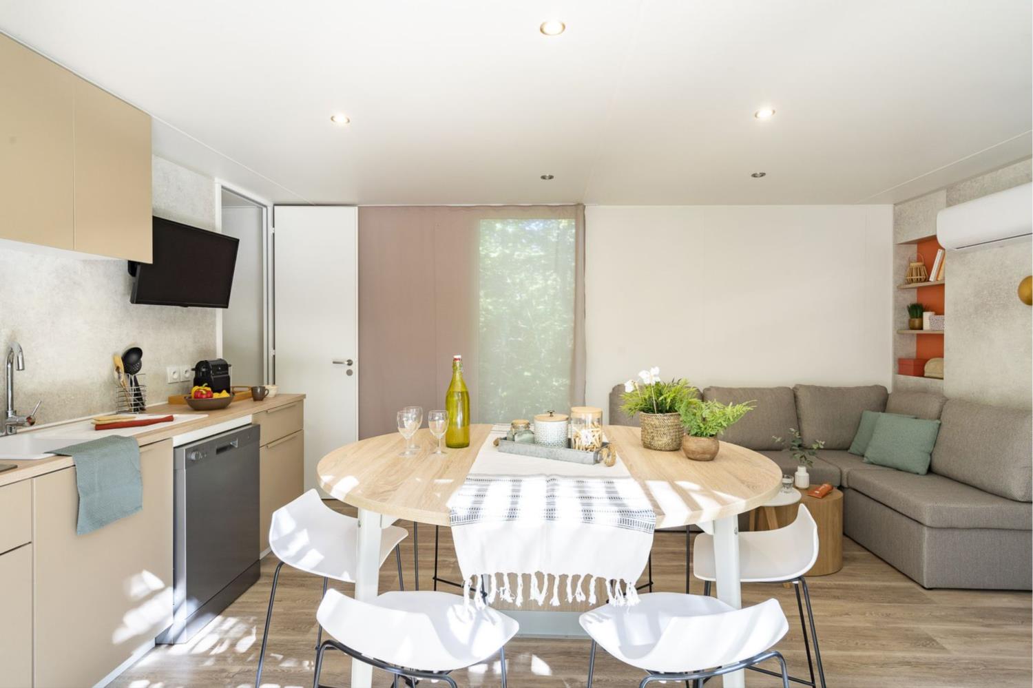 Cottage Garden Forest Camp 4p 2Bdrms Air