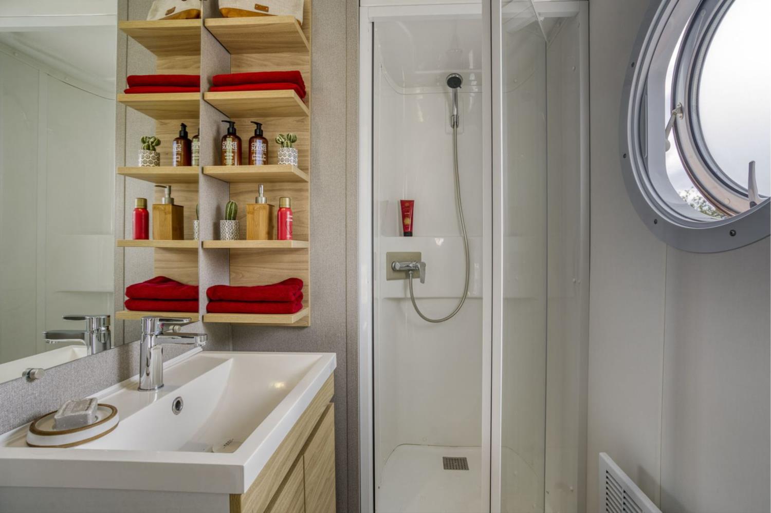 Swimming pool area near Cottage 5pers 2Bdrms **** in France