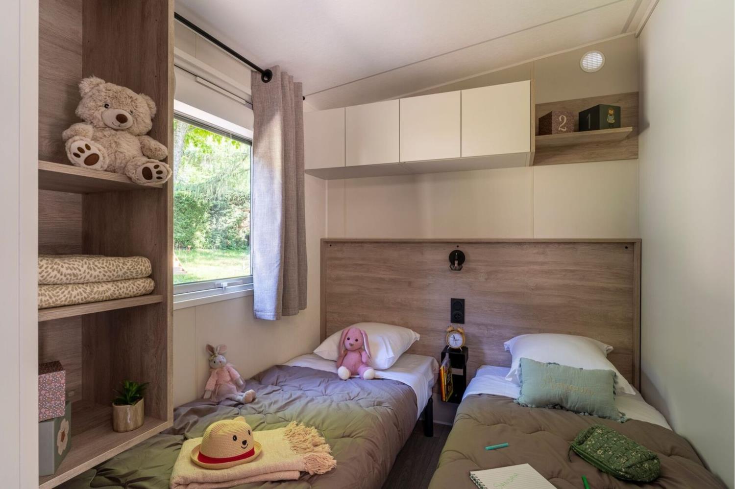 Swimming pool area near Cottage 6p 3BdrmsPremium in France