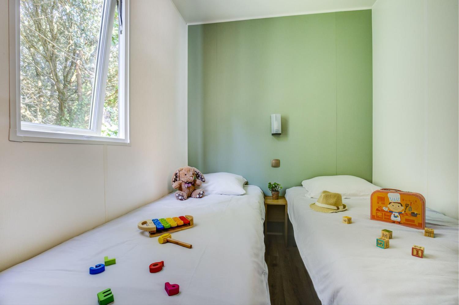 Outdoor terrace and garden at Cottage 6p 3Bdrms AirCon **** in France