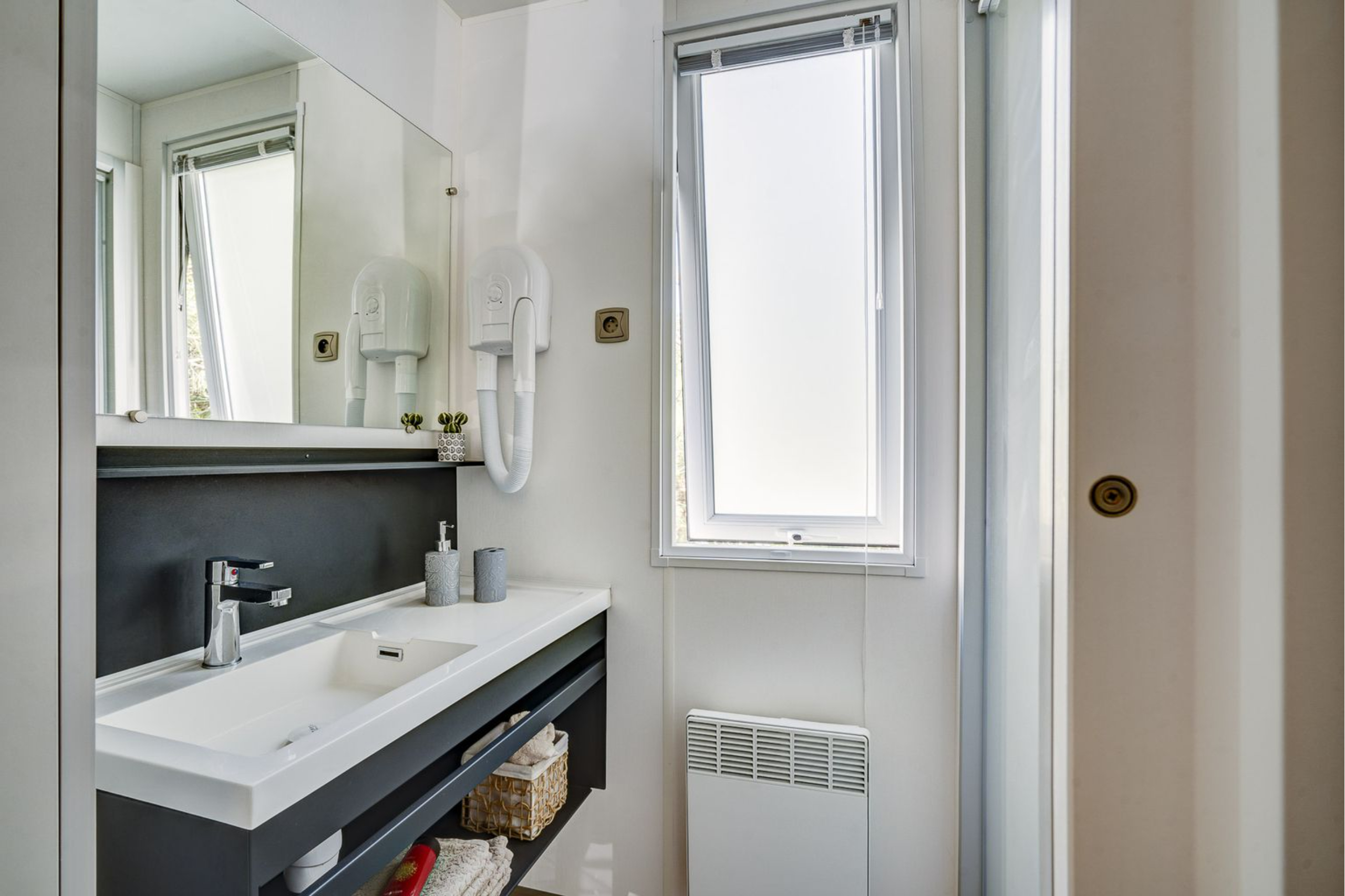 Outdoor terrace and garden at Cottage Atlantide 4p 2Bdrms AirConPremiu in France