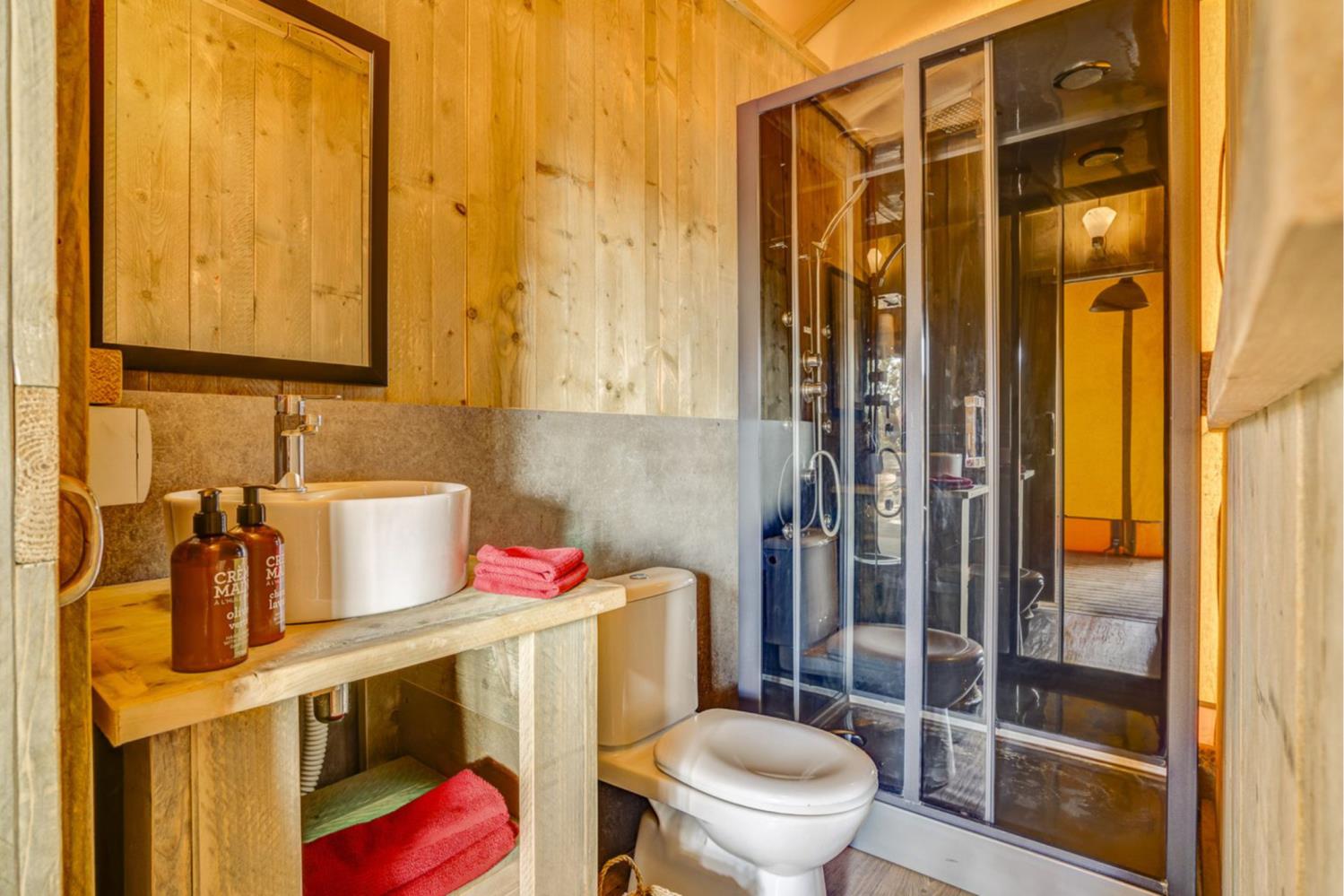 Lodge 4p 2Bdrms ****