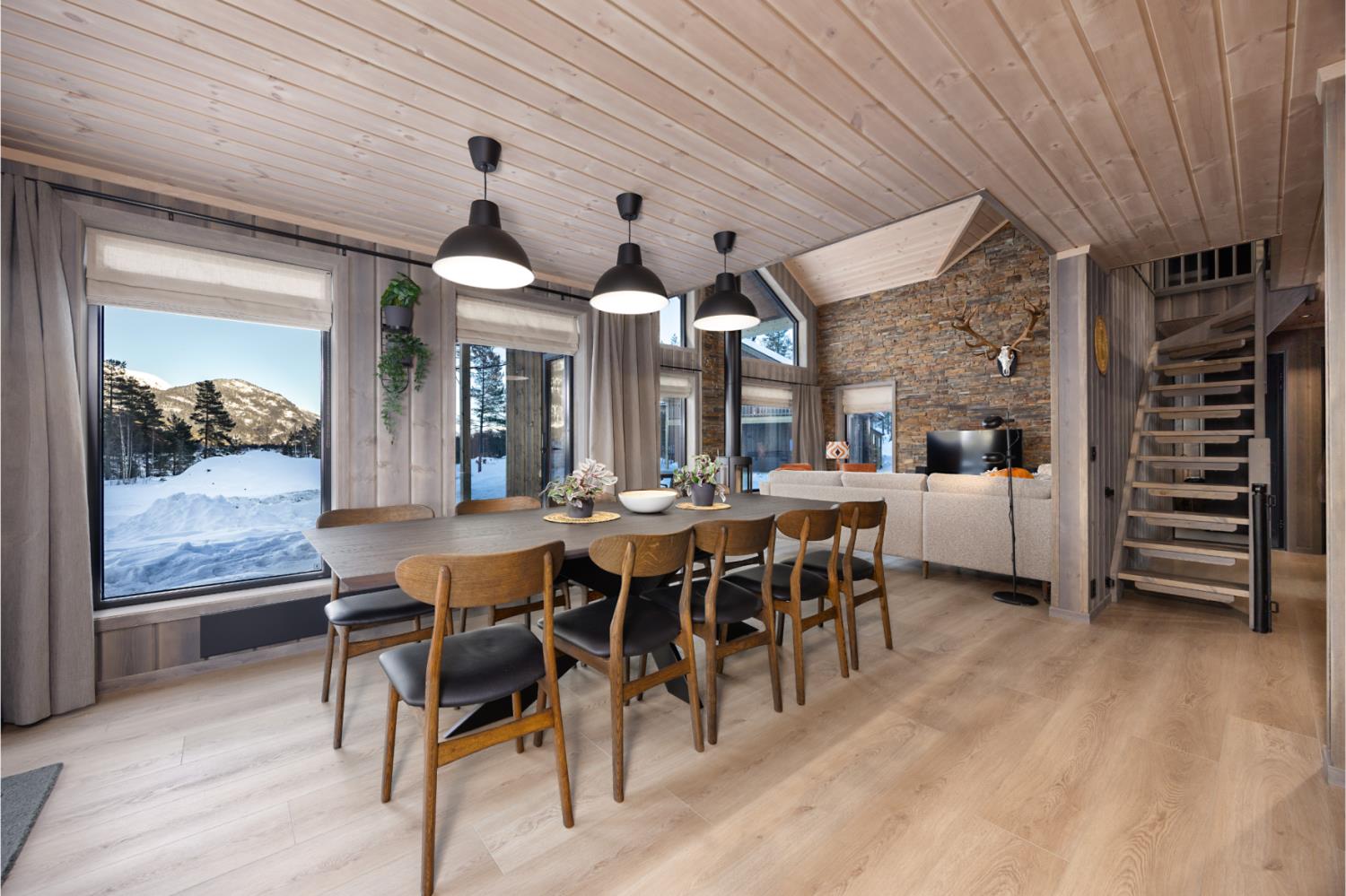 Twin Lakelodges 20p