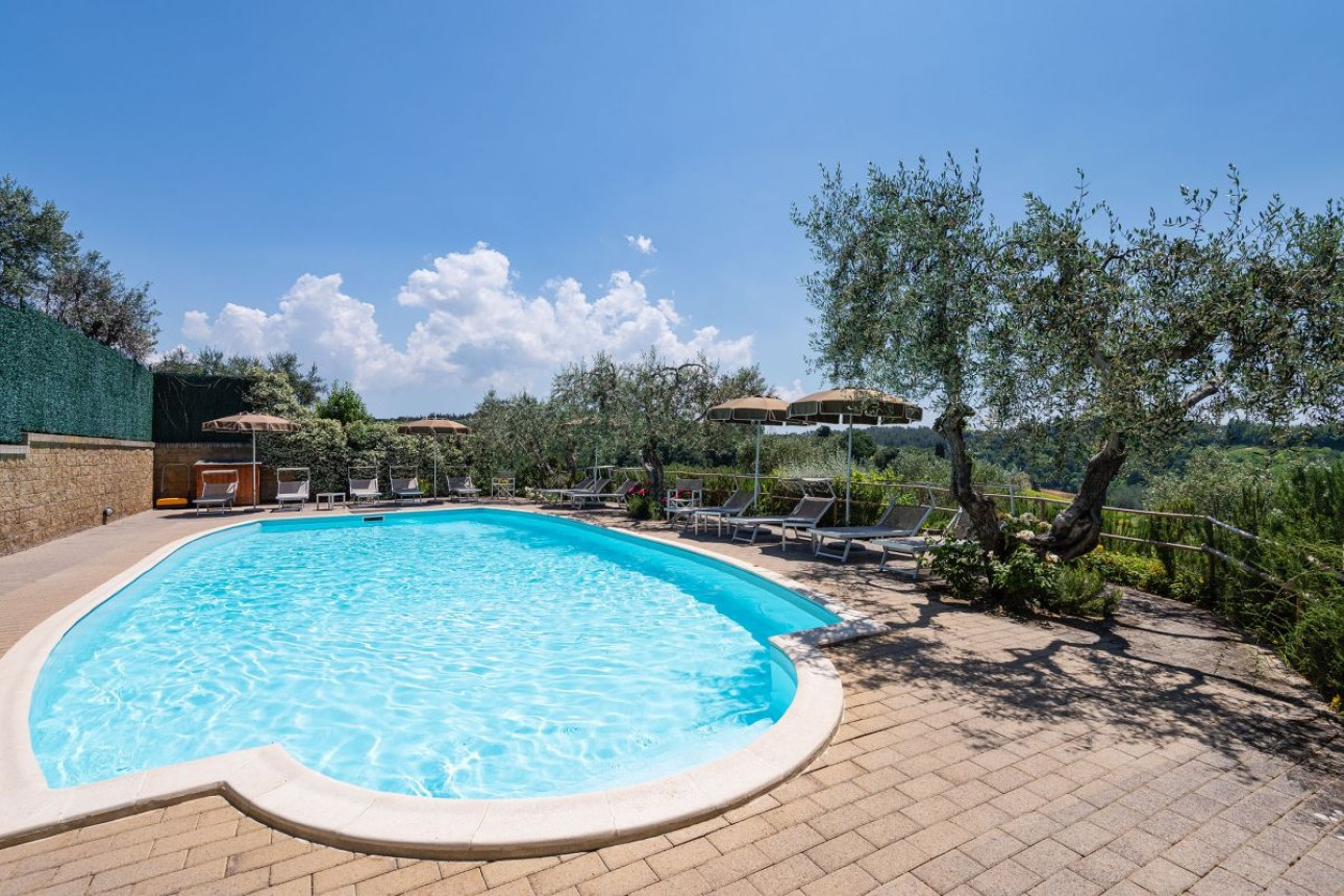 Oliveta Pettirosso — 3