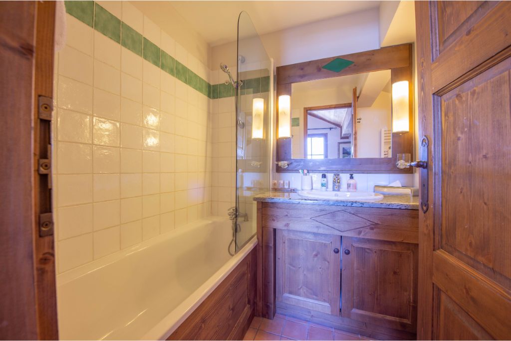 Arc 1950 Le Village 4p8p Superior