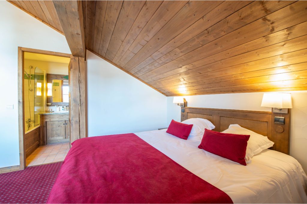 Arc 1950 Le Village 4p8p Superior