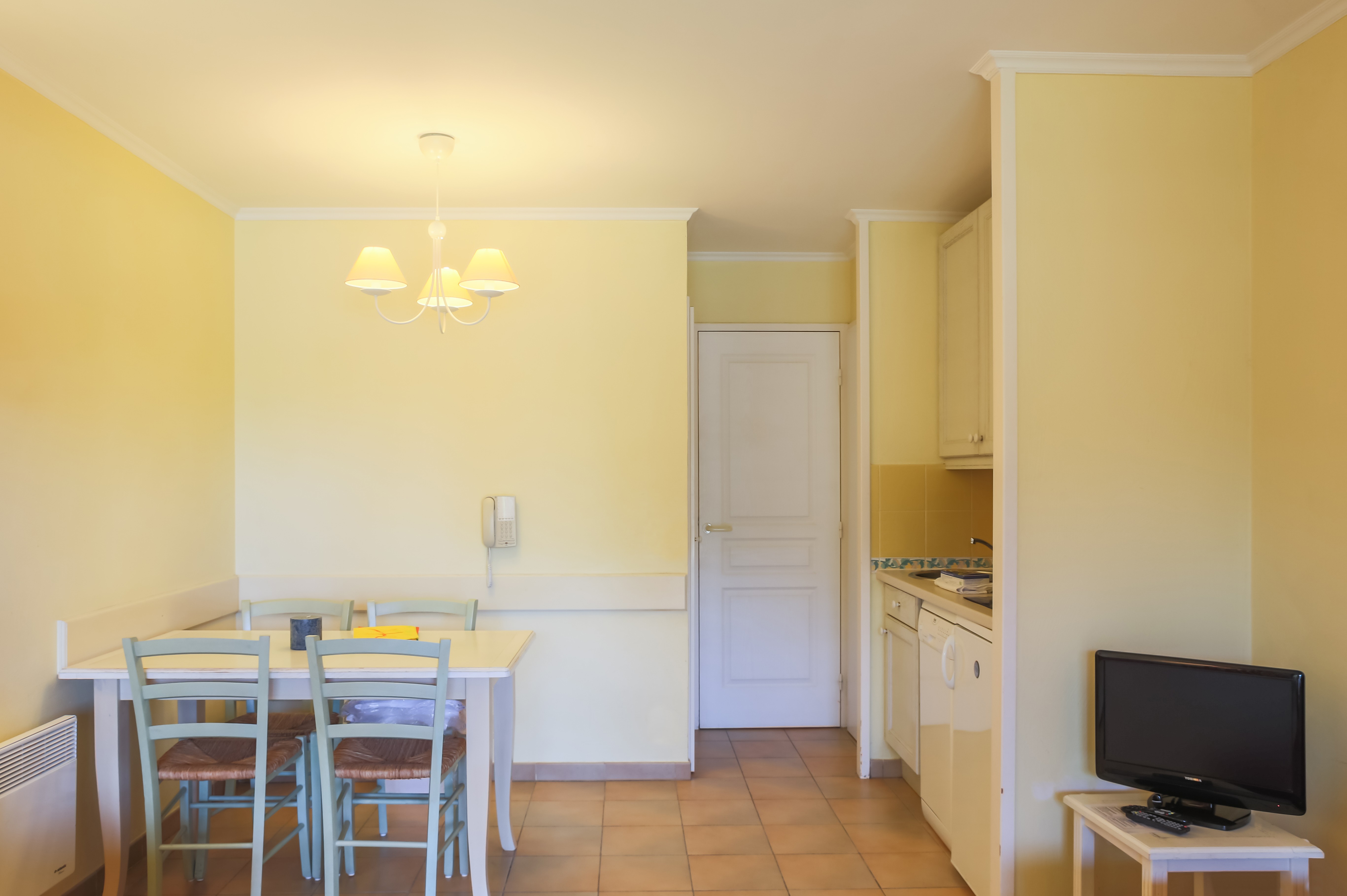 Pont Royal en Provence 2p 4 Sel